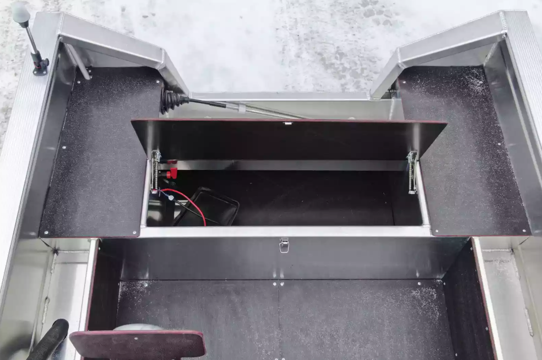 Алюминиевая лодка Неман-400 С в Грозном