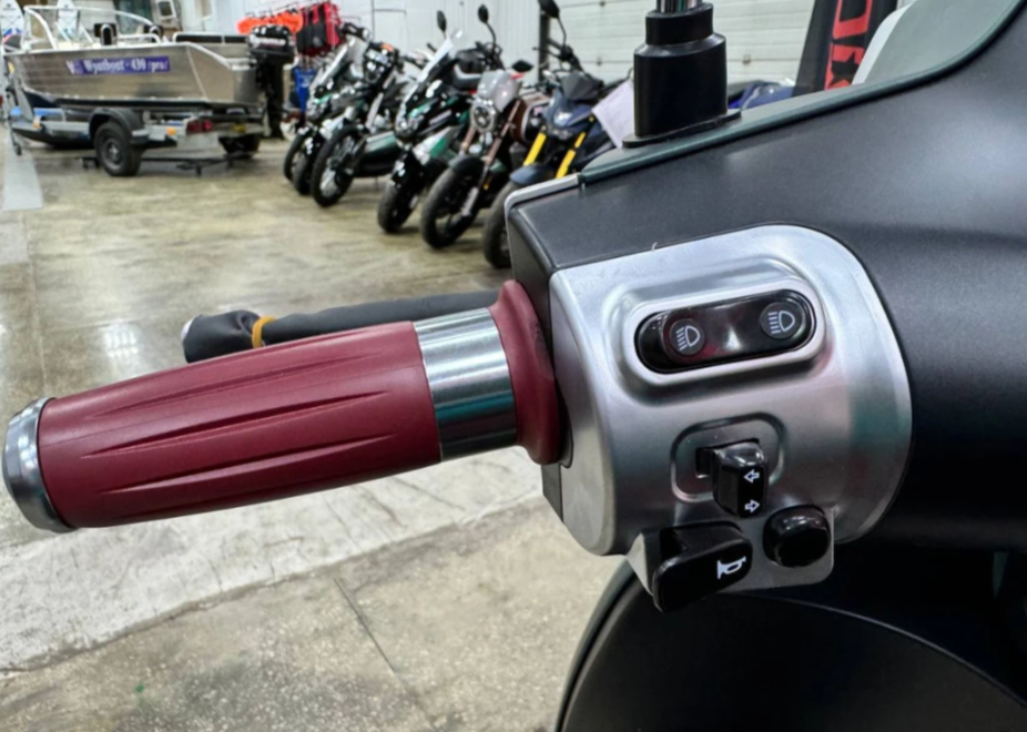 Скутер PROMAX Miami 240 (49) в Грозном