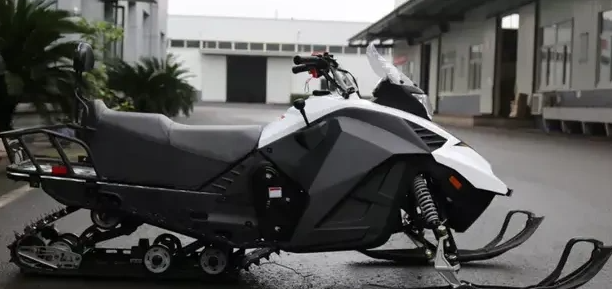 Снегоход ULAR 220 в Грозном