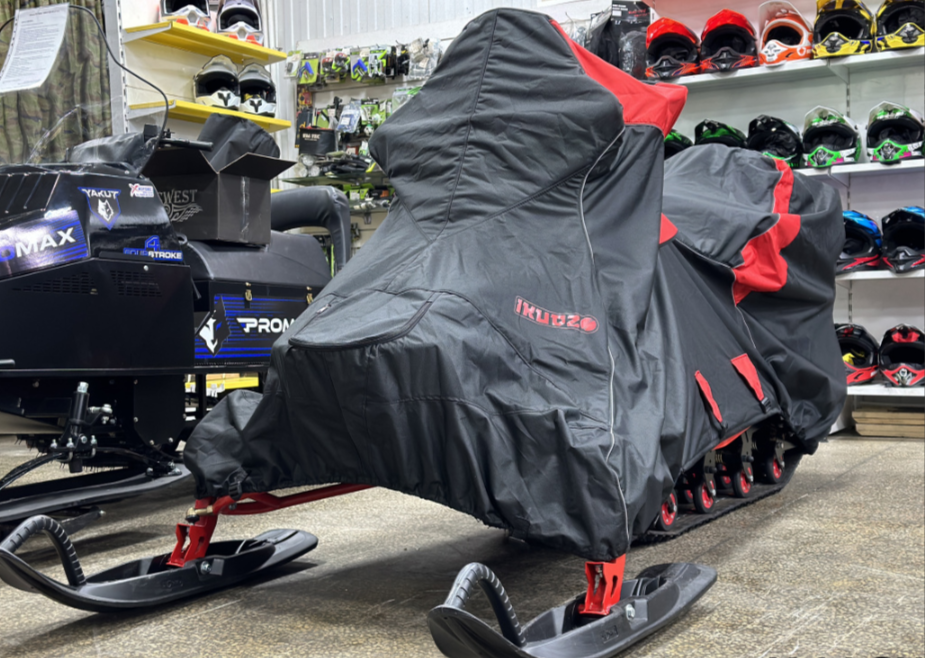 Чехол транспорт. снегохода IKUDZO HUNTER черно-красный Оксфорд ПРЕМИУМ качества с лого IKUDZO в Грозном