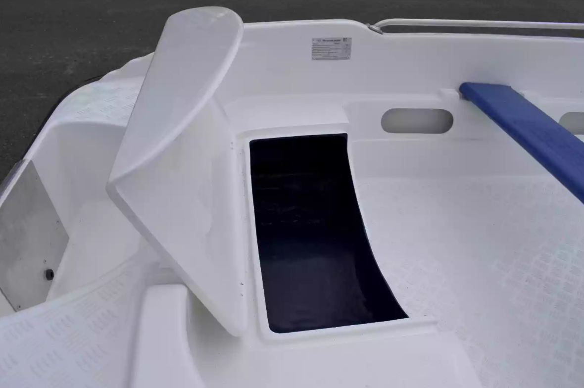 Стеклопластиковая лодка Пингвин New (тримаран) в Грозном