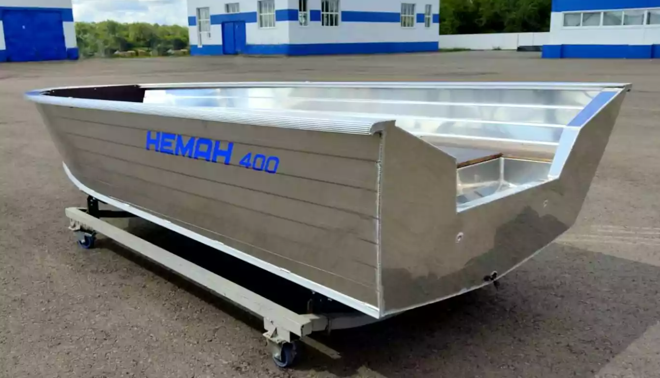 Алюминиевая лодка Неман-400 в Грозном