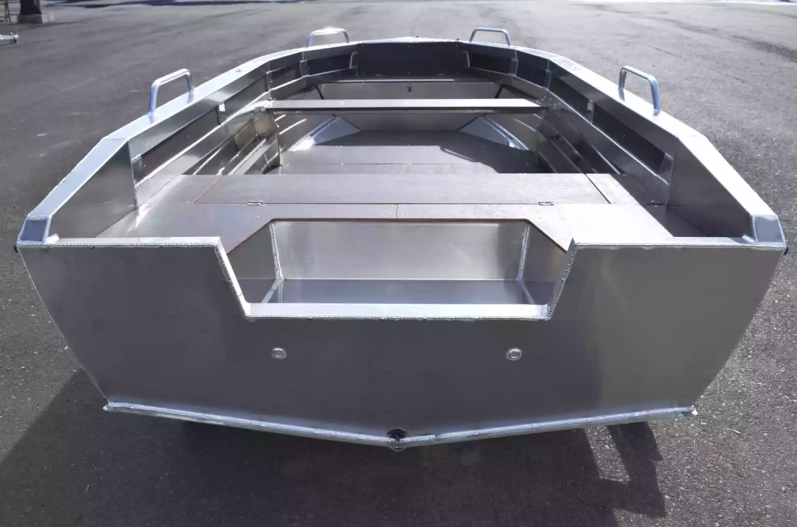 Алюминиевая лодка  Неман-480 Р в Грозном