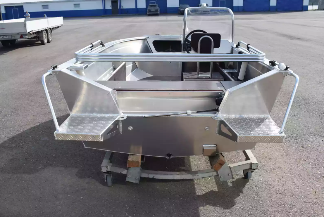 Алюминиевая лодка Неман-400 С в Грозном