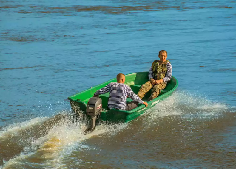 Стеклопластиковая лодка Neman-340 (тримаран) в Грозном