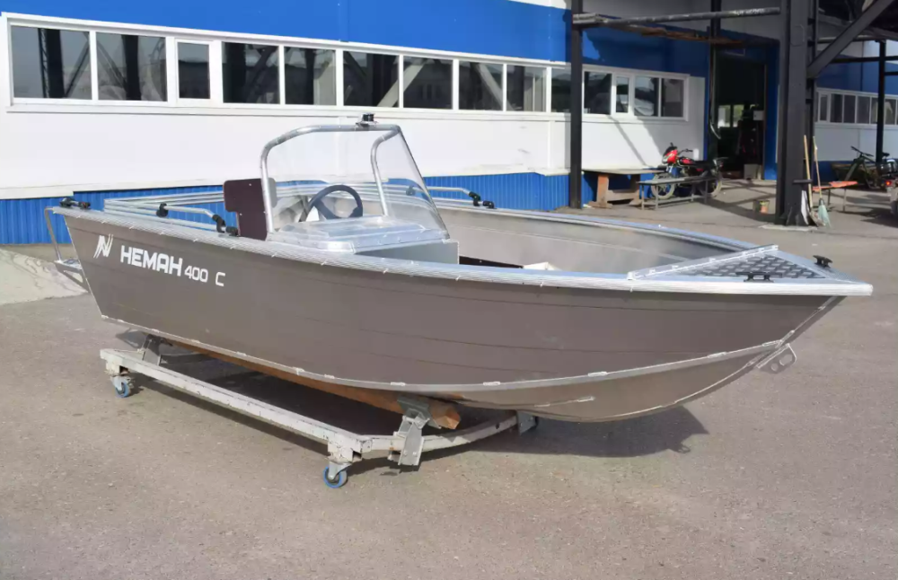 Алюминиевая лодка Неман-400 С в Грозном