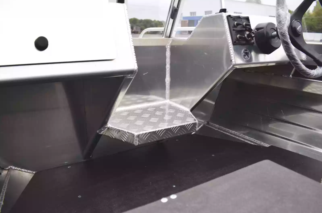 Алюминиевая лодка  Neman-400 PRO в Грозном