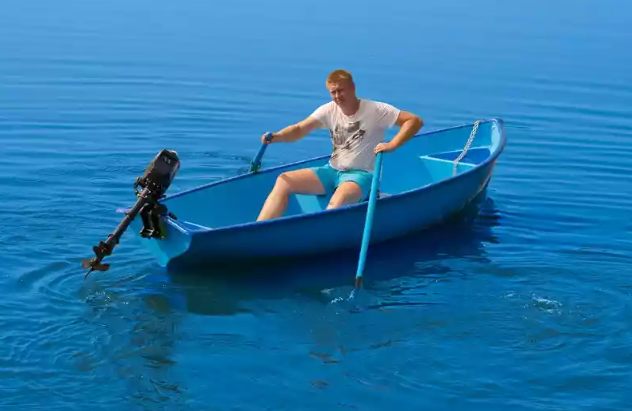 Стеклопластиковая лодка Омуль в Грозном