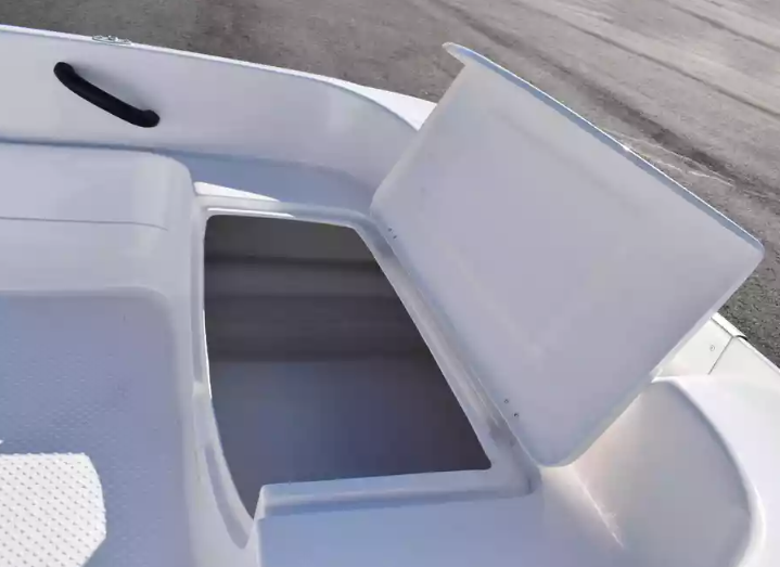 Стеклопластиковая лодка Пингвин (тримаран) в Грозном