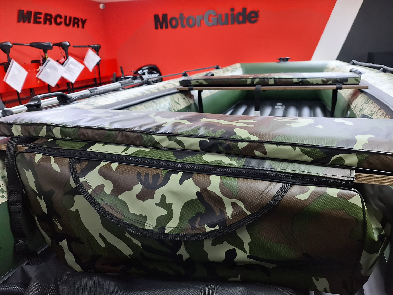 КОМПЛЕКТ МЯГКИХ НАКЛАДОК С СУМКОЙ ДЛЯ ЛОДОК 105Х20 КАМУФЛЯЖ в Грозном